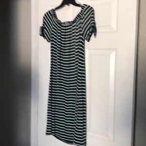 Dark green casual dress. Bow sleeve. Nwt